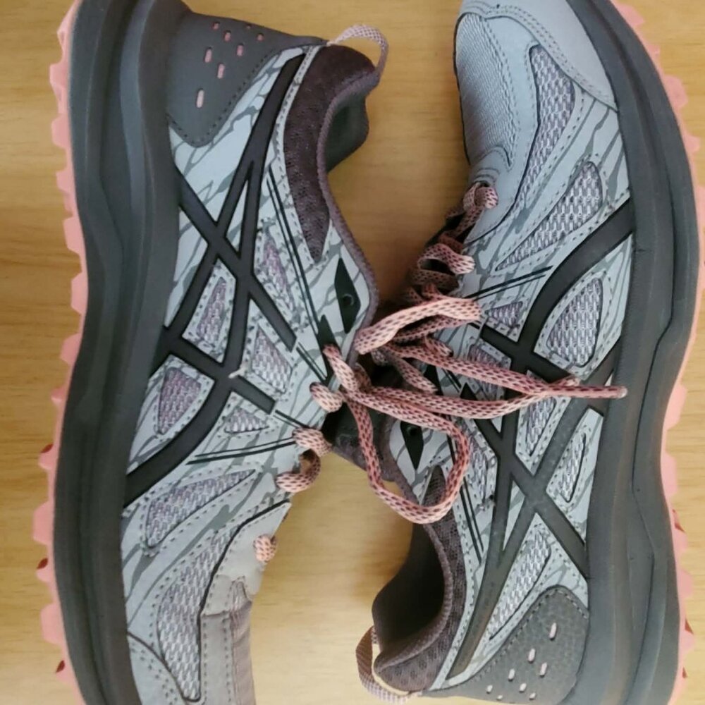 ASICS Gray & Pink - Picture 11 of 11